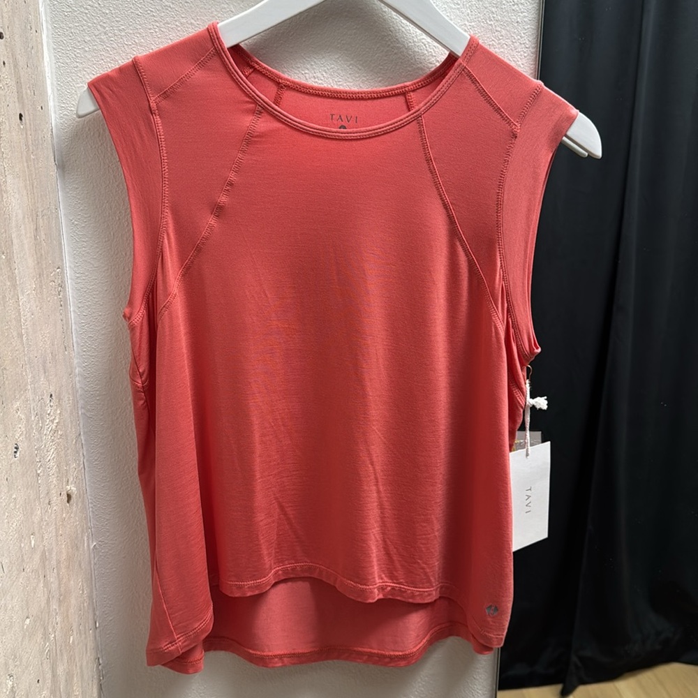 TAVI High-low tank top